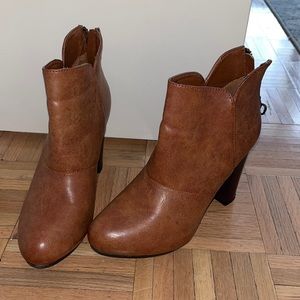 Steve Madden brown leather boots